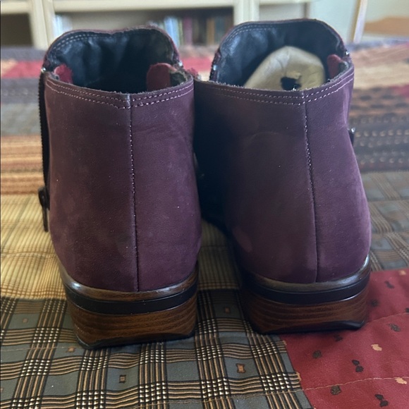 Naot Women’s Bordeaux Leather Boots - Picture 6 of 9